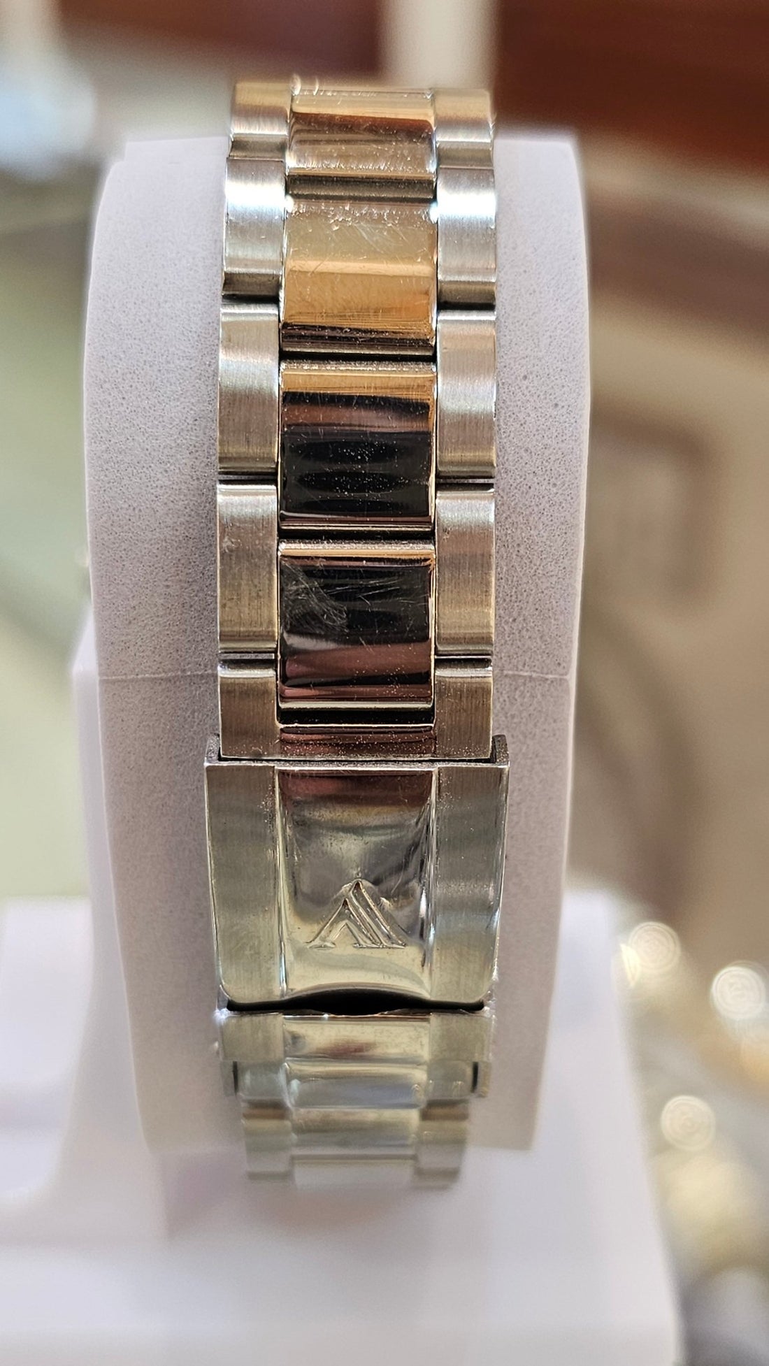 🕰 Original IZAX VALENTINO Watch - Sumalani Watch Center
